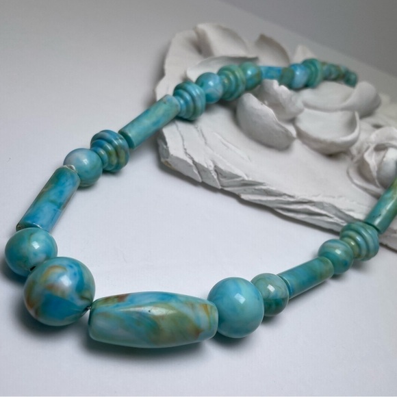 Vintage Art Deco Marbled Plastic Beaded Necklace - Picture 8 of 8